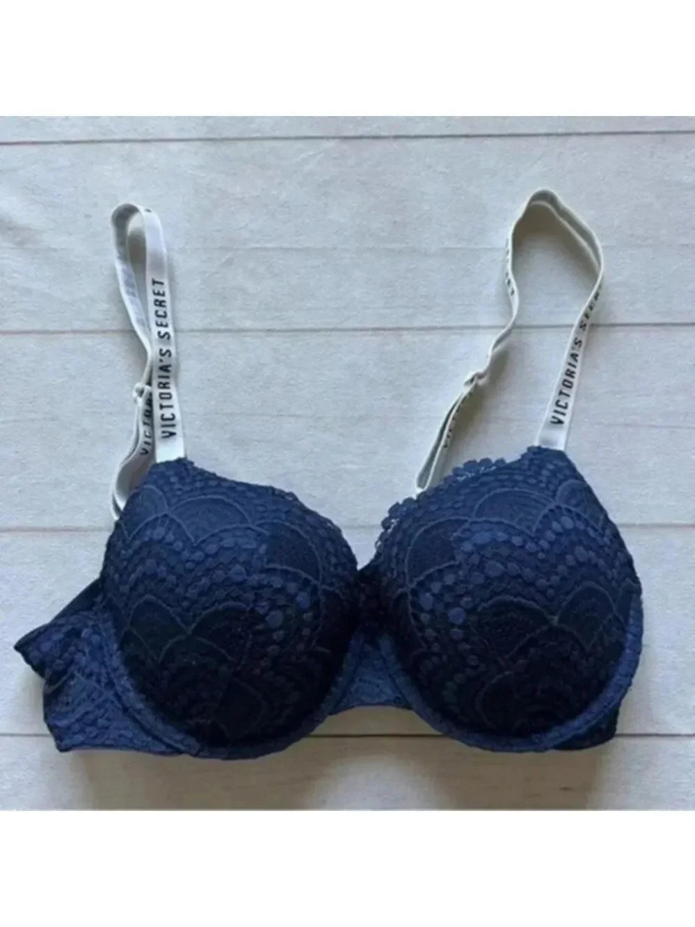 Victoria Secret T-shirt push-up full coverage navy blue  Bra 36B crochet girl